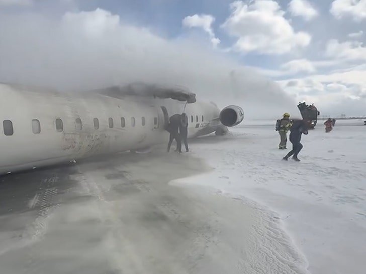 Фото: Перевернутый кошмар: Самолет Delta Airlines рухнул в Торонто! 😱 - Фото 4