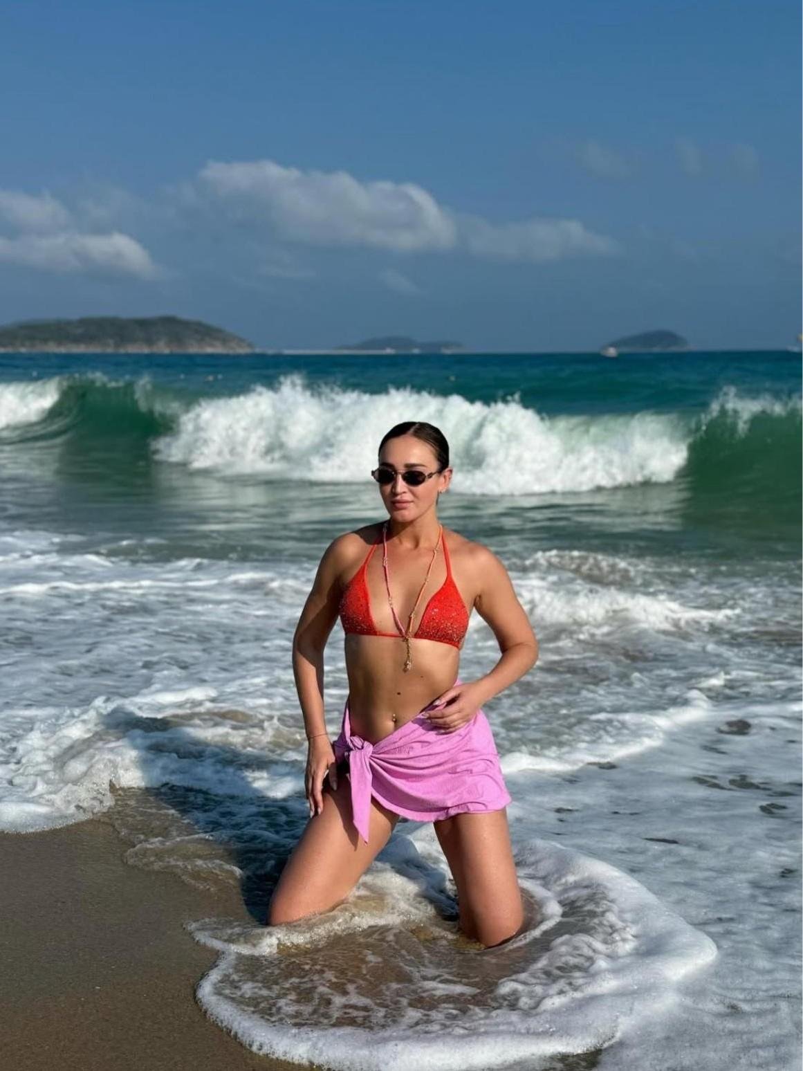 Фото: Полуголые звезды отметили День бикини: Кто выглядит круче? 👙🔥 - Фото 3