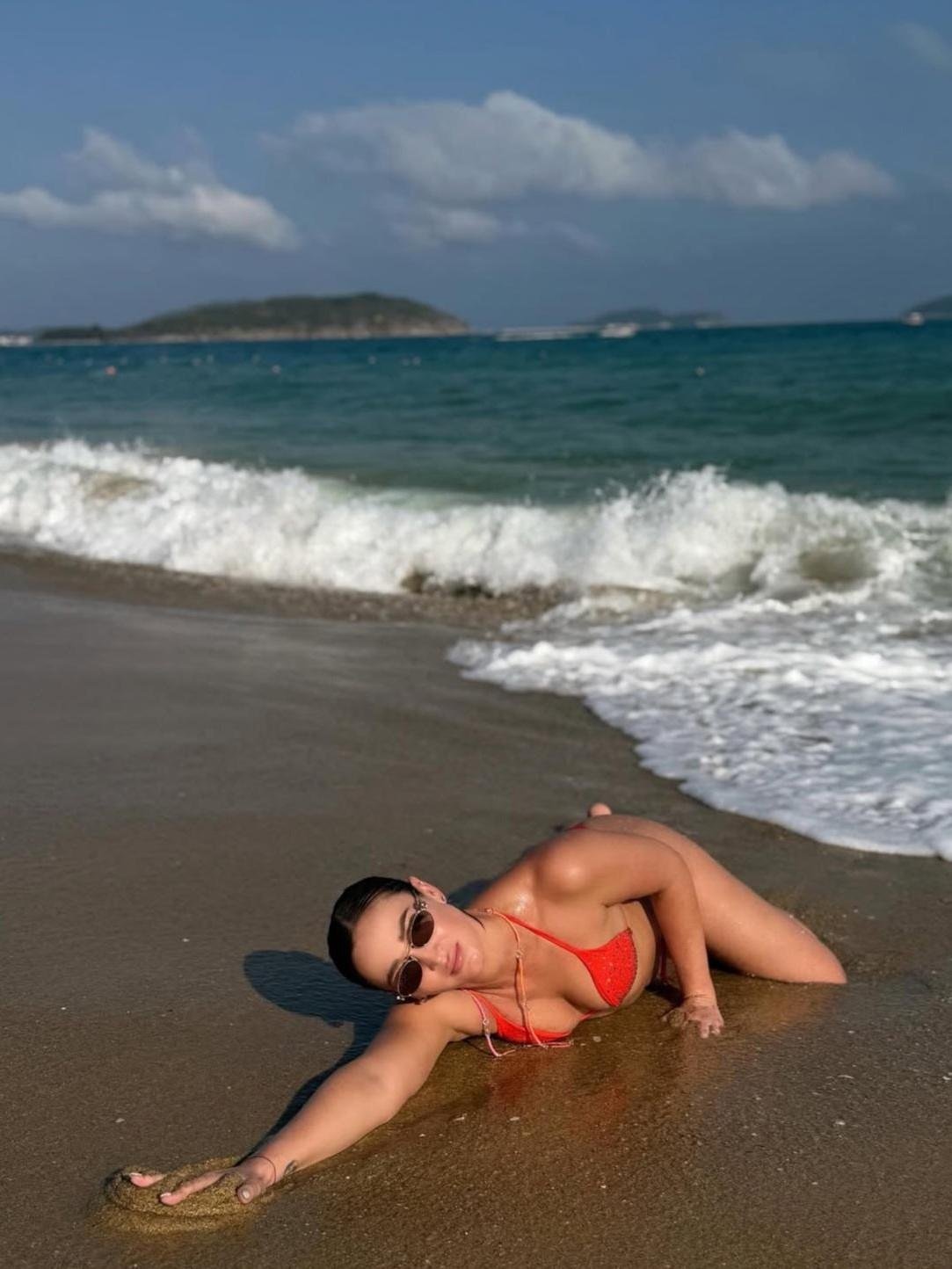 Фото: Полуголые звезды отметили День бикини: Кто выглядит круче? 👙🔥 - Фото 4