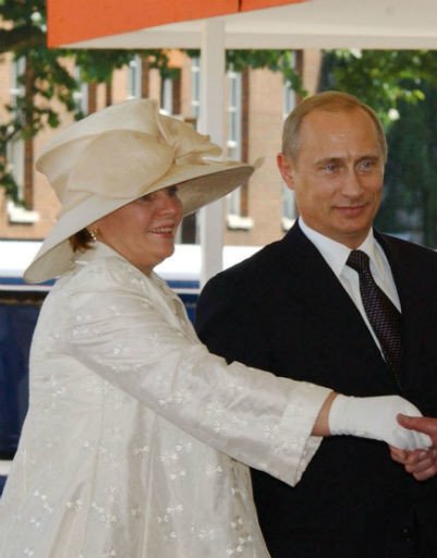 Фото: Путин и Людмила:  Секреты развода в театре!  🤫💥 - Фото 6