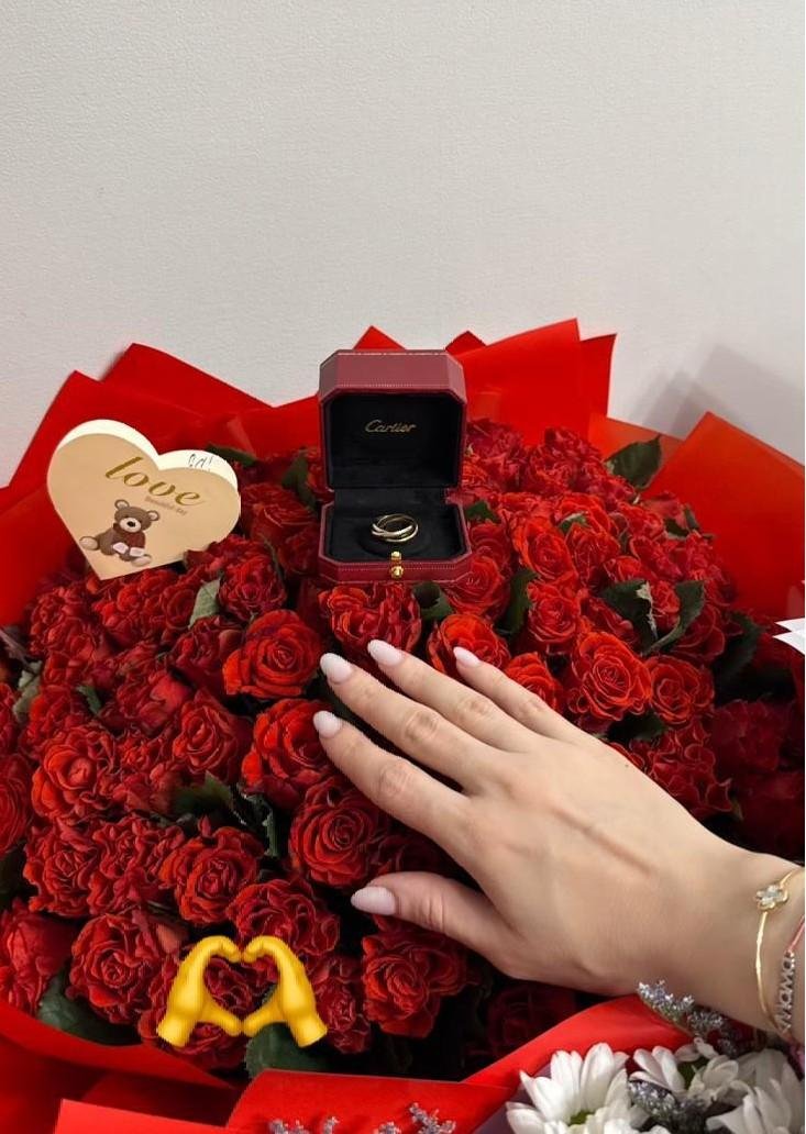 Фото: Рапунцель троллит Дмитренко кольцом Cartier и новым любовником! 💍 - Фото 2