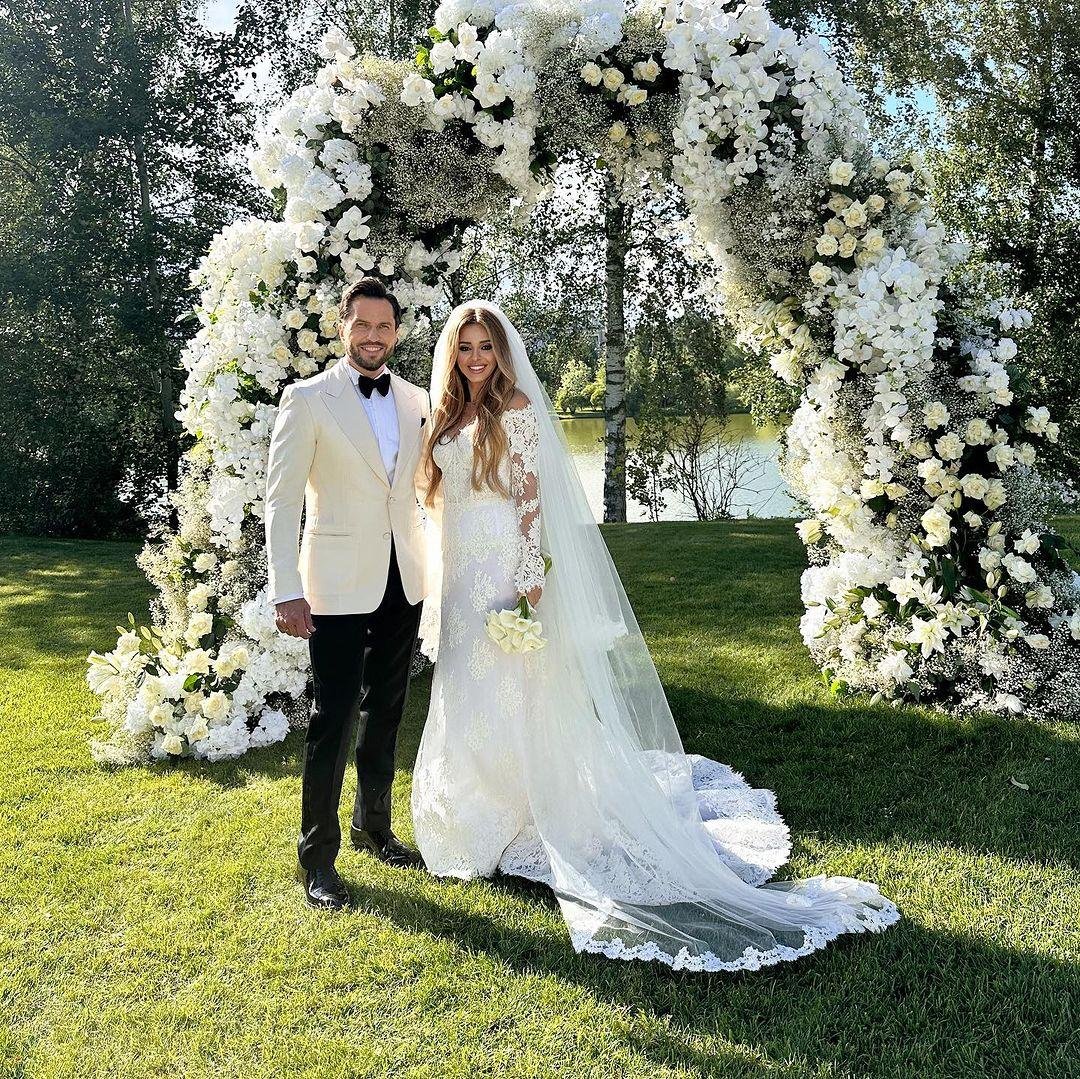 Фото: Ревва сыграл пятую свадьбу!  На этот раз — на Мальдивах! 💍😱 - Фото 3