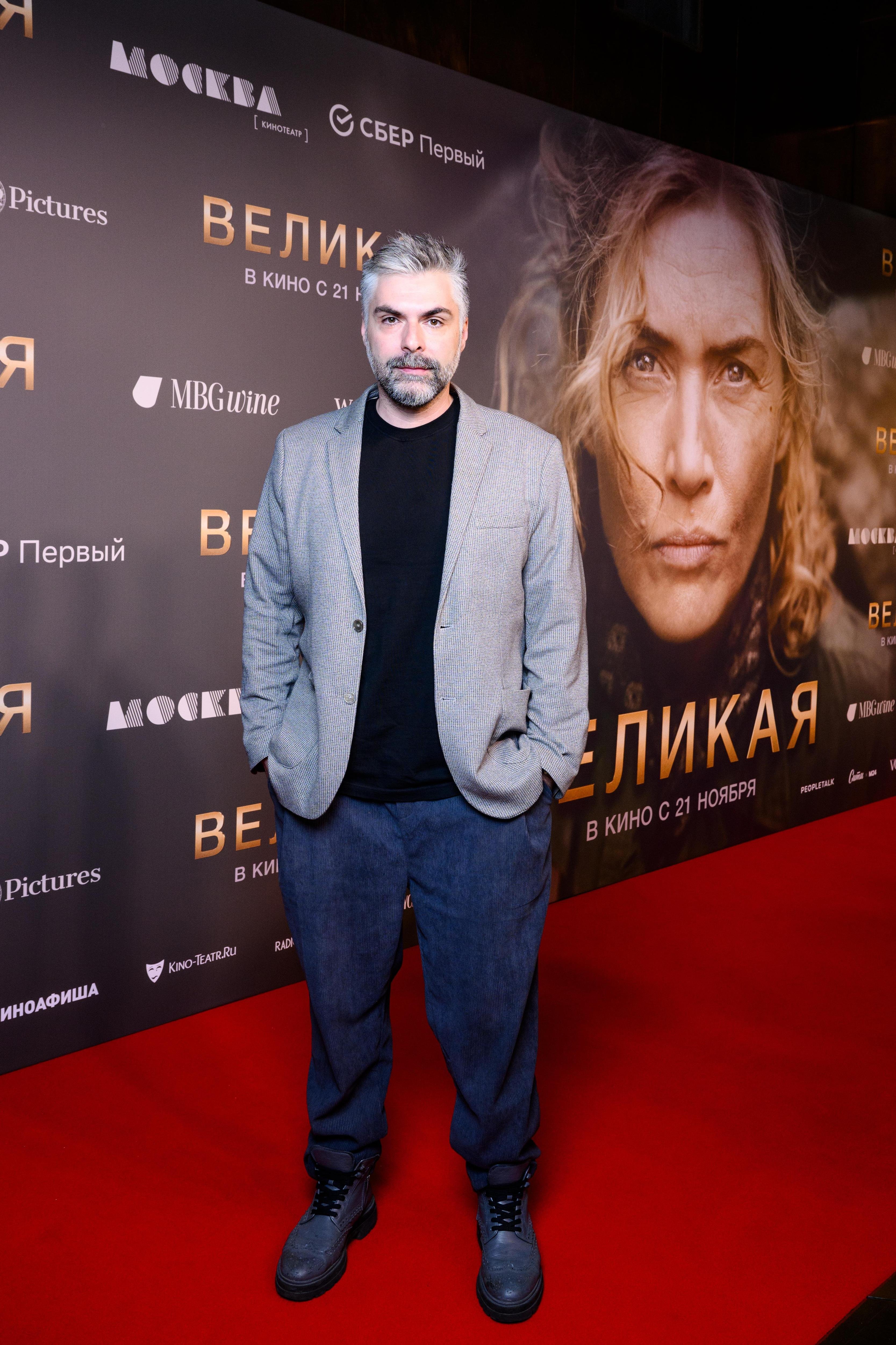 Фото: Родригез и Кабак признались в любви на премьере фильма «Великая»! 💕 - Фото 14