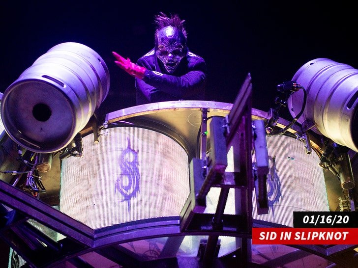 Фото: Сайд Уилсон из Slipknot вернулся на сцену после ожогов! 😱😱😱 - Фото 5
