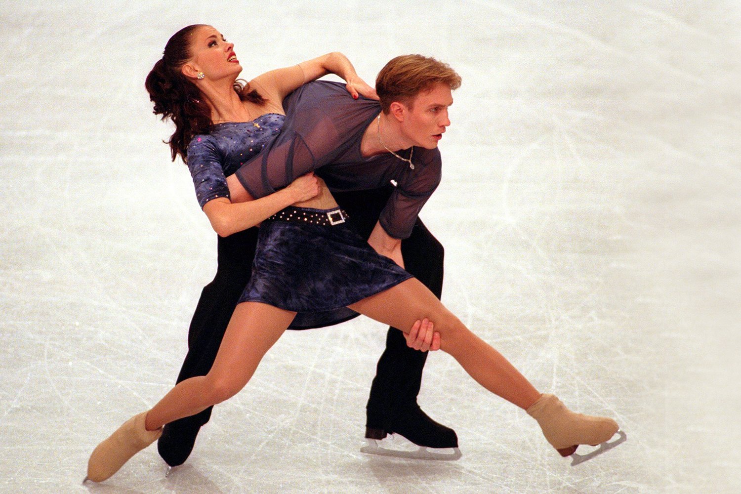 Фото: Семенович: от фигурного катания до разбитых сердец! 💔⛸️ - Фото 3
