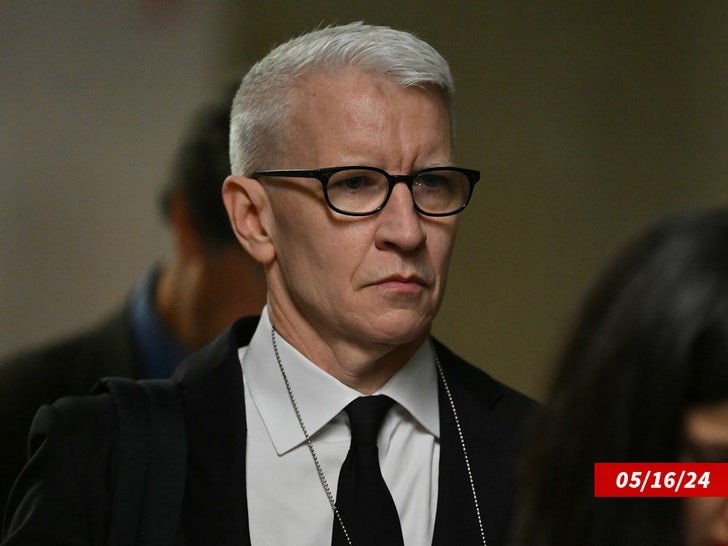 Фото: Шарлеман против Купера: CNN не критикует Трампа как фашиста?! - Фото 3