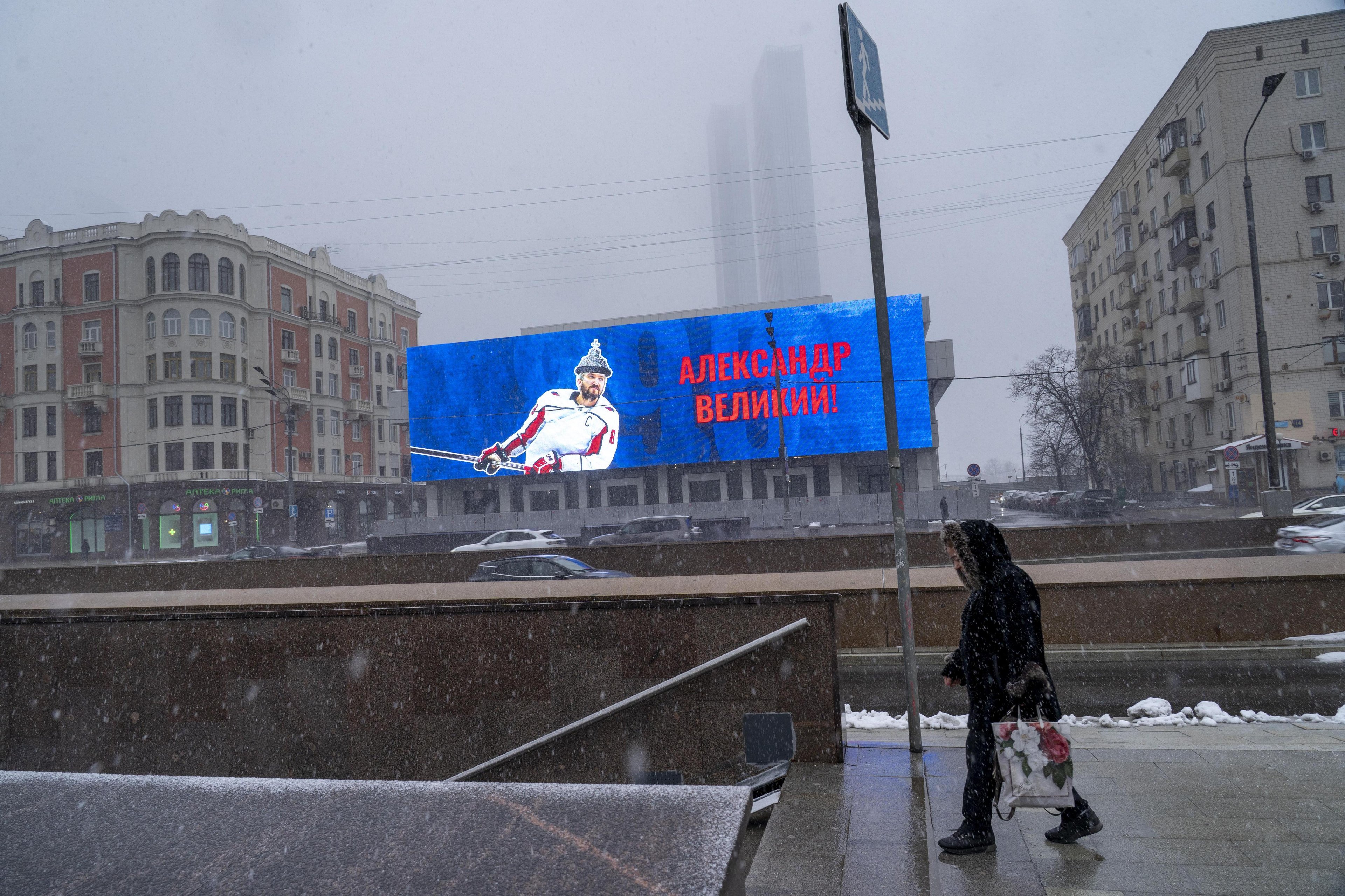 Фото: Шнуров наехал на Жукова за слащавый клип для Овечкина! 😲 - Фото 2