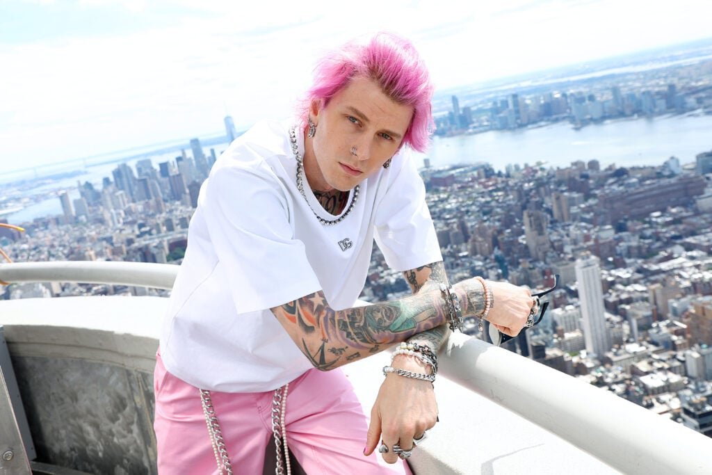 Фото: Шок! Отца Machine Gun Kelly судили за убийство в 9 лет! 😱 - Фото 3