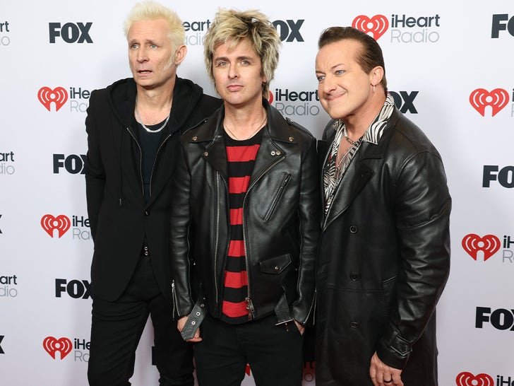 Фото: Шок! Звезды зажигают на iHeartRadio Music Awards 2025! 🤩 - Фото 4