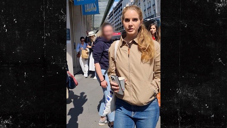 Фото: Скандал в Париже: Лана Дель Рей набросилась на фанатов - Фото 3