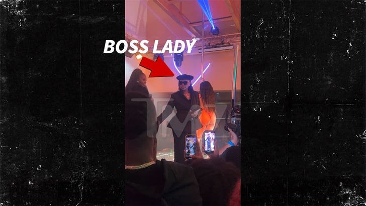 Фото: Снуп Догг закатил дикую вечеринку в стрип-клубе жены! 😈🔥 - Фото 4