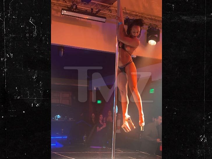 Фото: Снуп Догг закатил дикую вечеринку в стрип-клубе жены! 😈🔥 - Фото 5