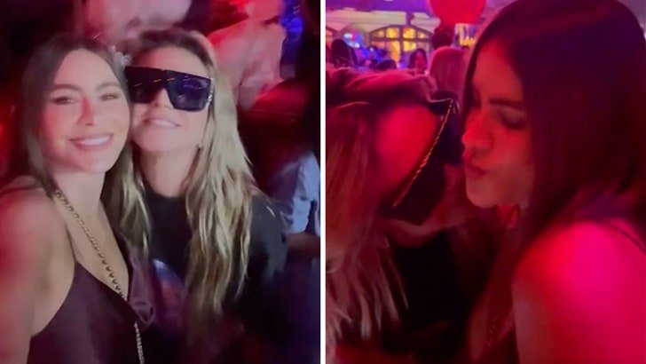 Фото: София Вергара и Хайди Клум устроили ЖАРИШКУ в гей-клубе! 🍹💃 - Фото 1