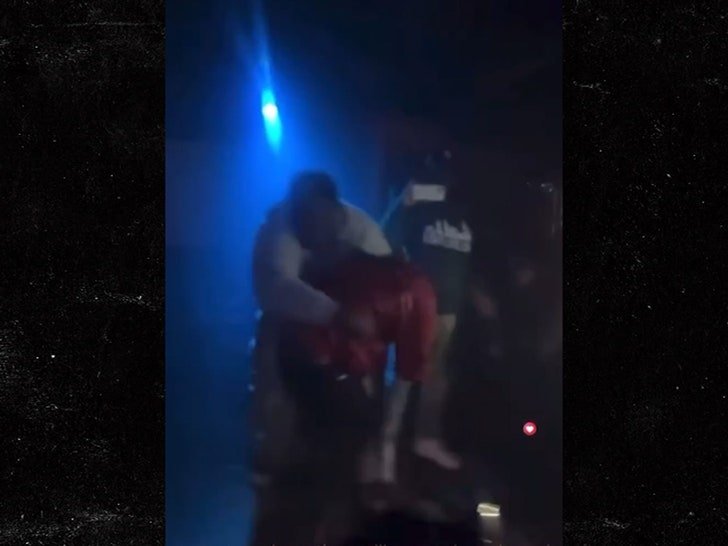 Фото: Стрельба на концерте Boosie Badazz'а: рэпер в бегах, трое ранены! 😱 - Фото 2