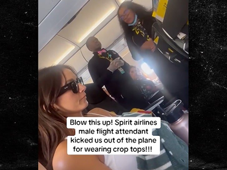 Фото: Стюард Spirit Airlines выставил за дверь девушек за кроп-топы! 😱 - Фото 2
