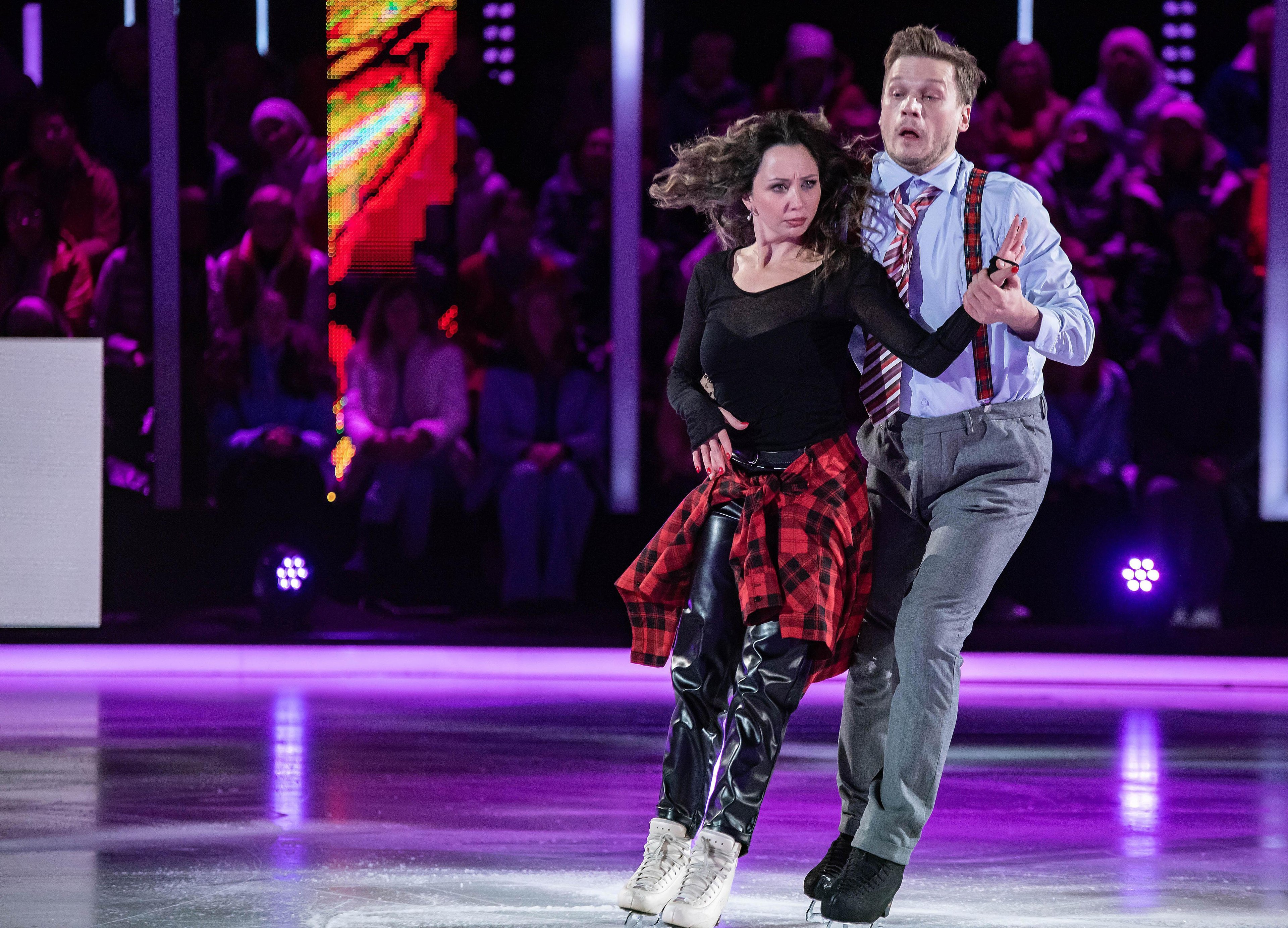 Фото: T-Killah уронил партнершу на льду! ⛸️😱 И это еще не все! - Фото 16