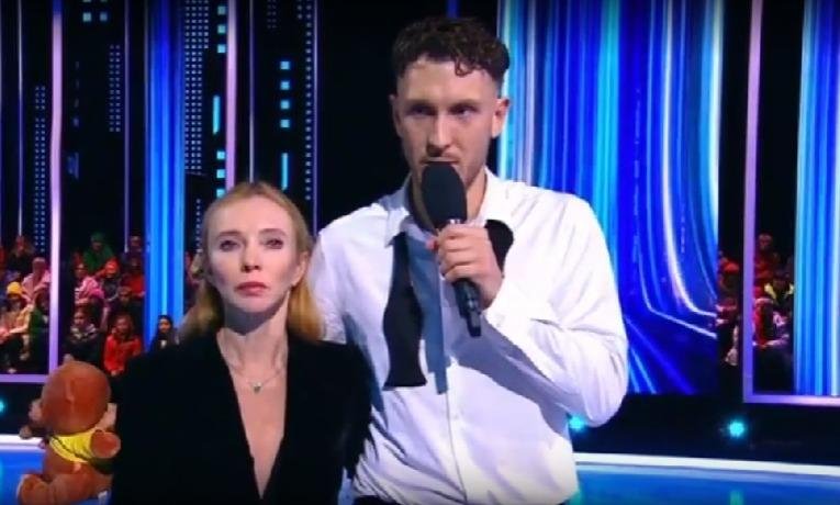 Фото: T-Killah уронил партнершу на льду! ⛸️😱 И это еще не все! - Фото 3