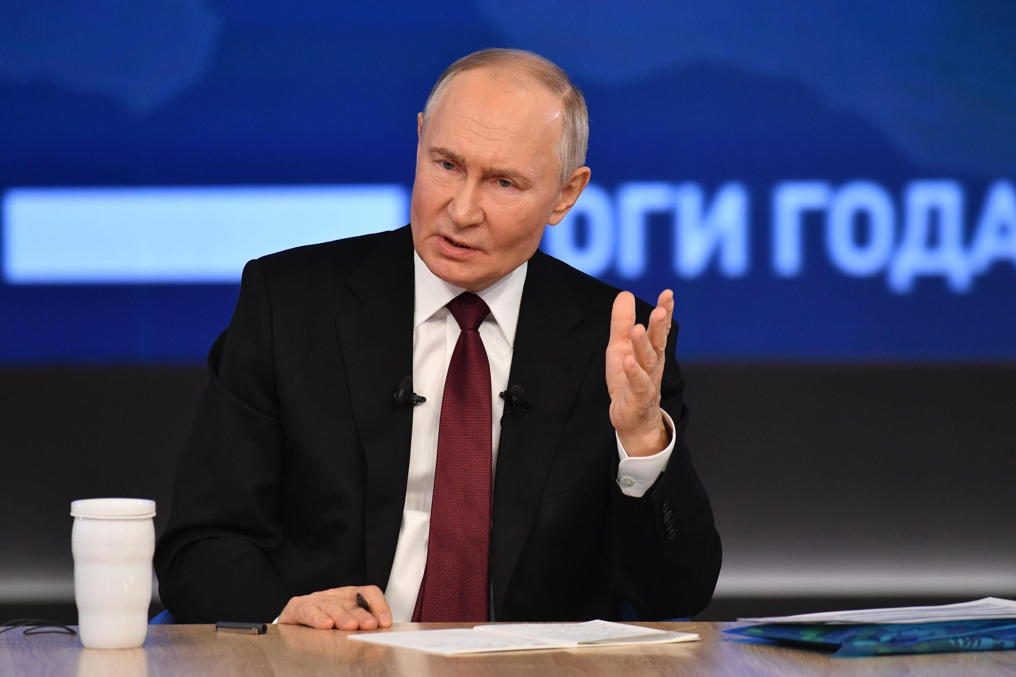 Фото: Трамп и Путин: Секретный телефонный разговор! 📞 Что они скрывают?! - Фото 1