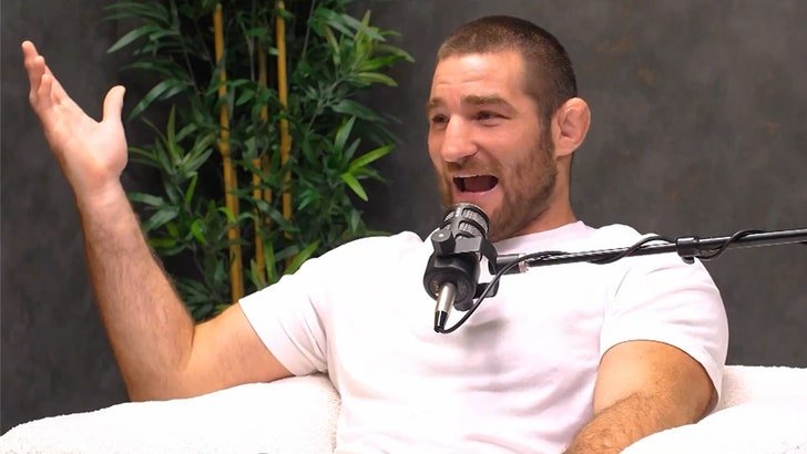 Фото: "Ты просто идиот!" 🤬 Машина Ган Келли жестко осадил бойца UFC - Фото 4
