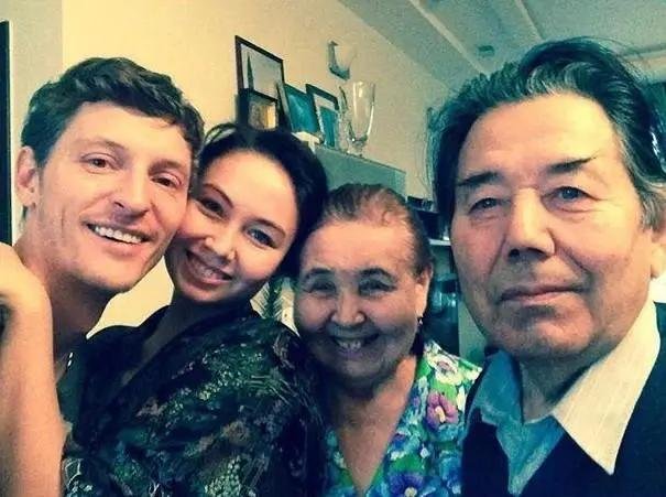 Фото: У Ляйсан Утяшевой горе! Умер любимый дедушка 💔 - Фото 2
