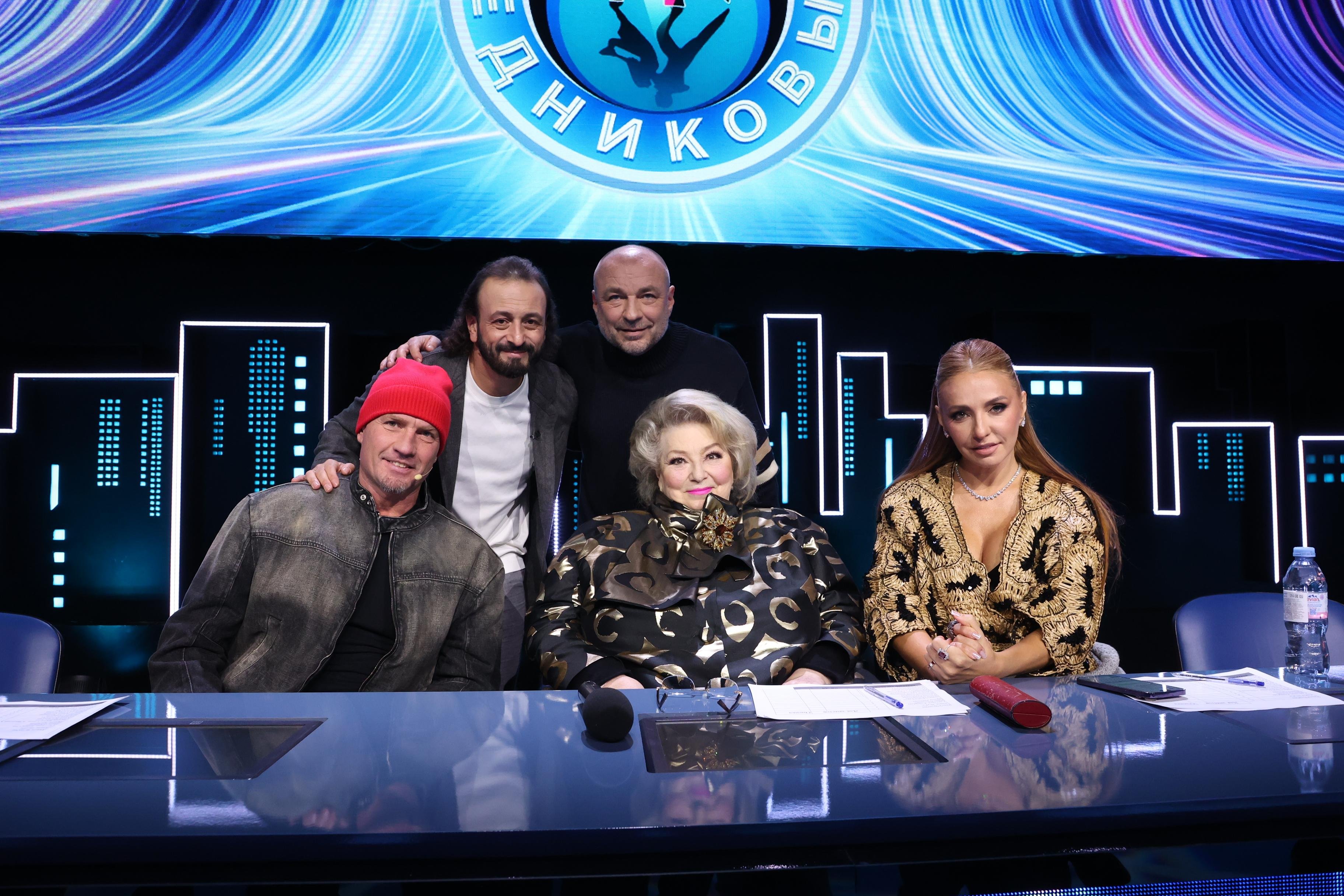 Фото: Валя Карнавал: «Никита научил меня заново ходить!» ⛸️😳 - Фото 5