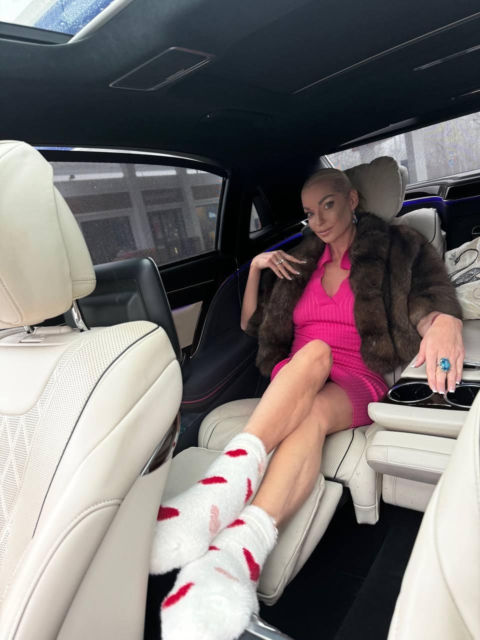 Фото: Волочкова разоритcя на свадьбе дочки! А Вдовин? 💰 - Фото 3