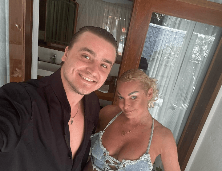 Фото: Волочкова развела всех! 😱 Танцор оказался не мужем! 💃🕺 - Фото 1
