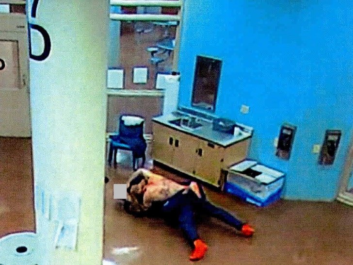 Фото: Вот это драка! 👊 Убийца Тупака устроил потасовку в тюрьме! - Фото 2