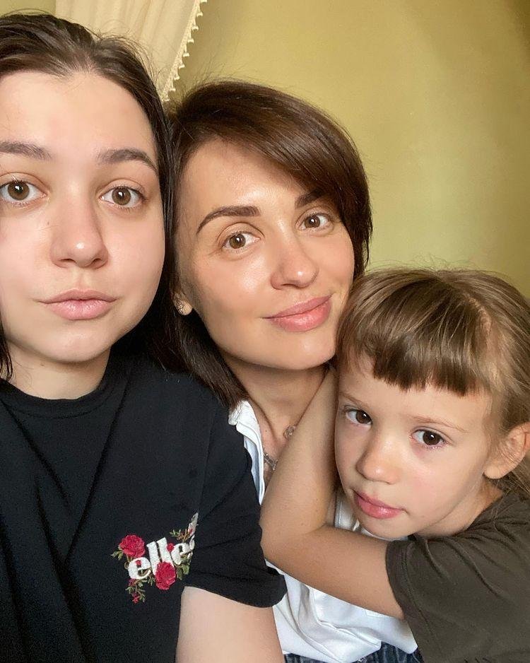 Фото: Вот это поворот! Ирина Муромцева раскрыла тайны своих дочерей! 🤫 - Фото 2