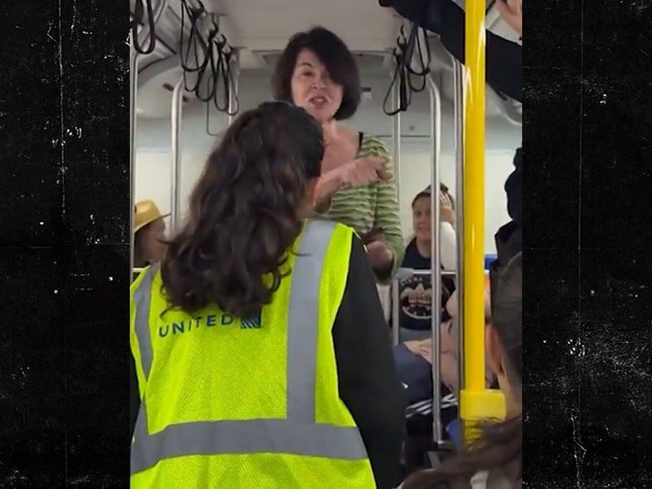 Фото: Женщина устроила расистский погром на автобусе LAX!🤬 - Фото 4