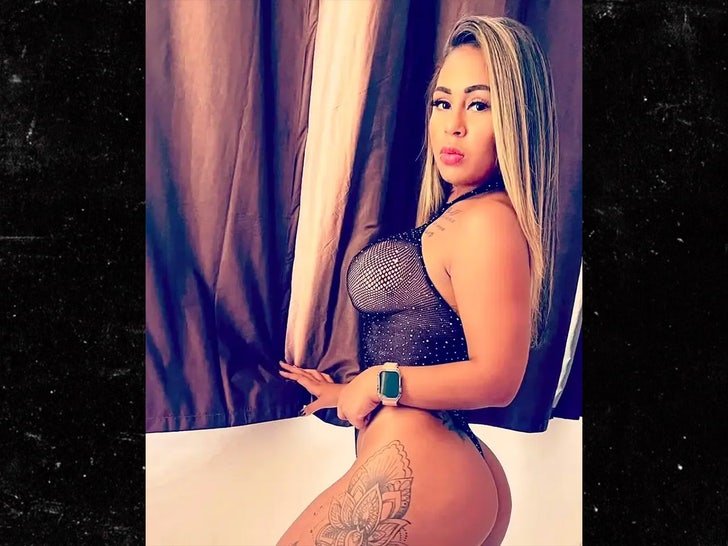 Фото: Звезда OnlyFans сорвалась с балкона во время групповухи 🔞😱 - Фото 2