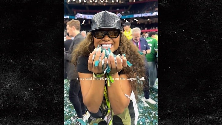 Фото: Звезды сошли с ума после победы «Орлов» в Суперкубке! 🏈 - Фото 2