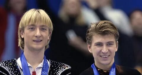 Фото: Валя Карнавал сломала ноги на «Ледниковом периоде»! ⛸️ А Трусова забила на спорт ради мужа? 👰‍♀️ - Фото 10