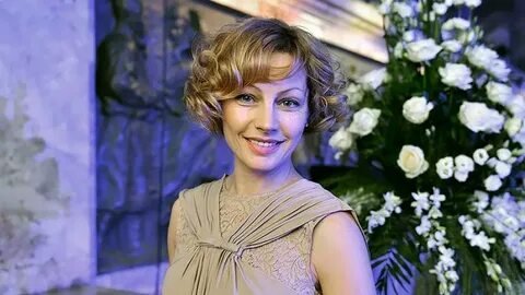 Фото: Новая ведущая «Жди меня» - Карина Андоленко:  Зрители в шоке! 🔥😱 - Фото 4