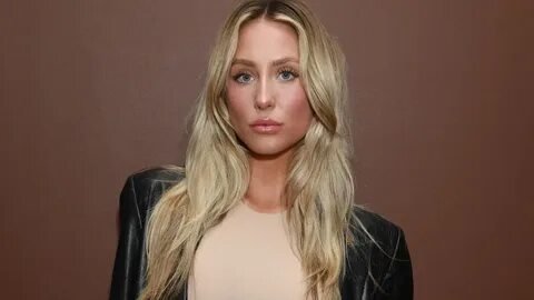 Фото: Аликс Ирл подогрела интернет, отмечая 24-летие🔥 Сексуальные фото на пляжах Италии и Америки! - Фото 4