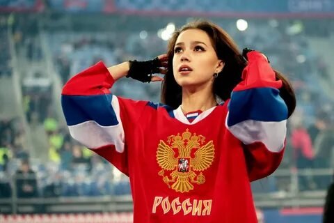 Фото: Невеста Эрнст, рокер Меньшиков и преображение Собчак: звезды зажгли в ЗАГСе! 👰‍♀️🎸✨ - Фото 8