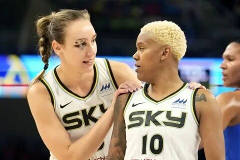 Фото: Ашер зажигает в раздевалке с победительницами WNBA! 🔥 - Фото 5