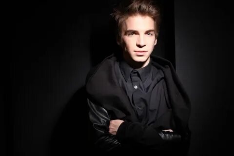 Фото: Не может быть! 😱 Хрусталев взорвал премьеру «Оленя» своей шапкой, а Ефременкова выгнала Мондезира! - Фото 9