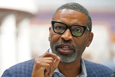 Фото: Деррик Джонсон: президент и генеральный директор NAACP - Фото 3