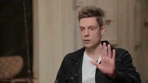 Фото: Сбежавший комик Комиссаренко скупает визы талантов как горячие пирожки! 😂 - Фото 7