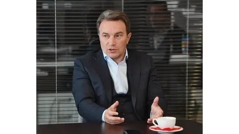 Фото: Богач-банкир с кулаком как у Тайсона отправил женщину в нокаут на улице Нью-Йорка! 😱 - Фото 2