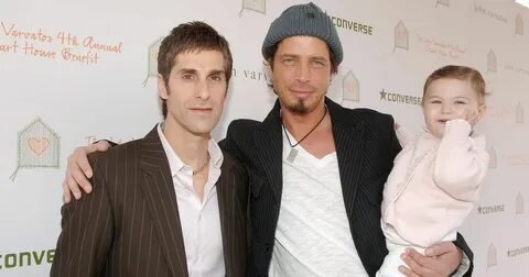 Фото: Драка на сцене! Jane's Addiction отменяет тур из-за психических проблем Перри Фаррелла! 😱 - Фото 10