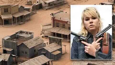 Фото: Скандал на съемочной площадке: Алек Болдуин плачет от счастья! 🎉 Или от чего еще? - Фото 11