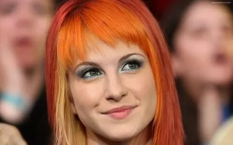 Фото: Вампир на концерте Тейлор Свифт?! 😳 Роберта Паттинсона выдал Paramore! - Фото 8