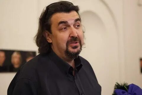 Фото: Трагедия семьи Добровольской: старший сын с женой и ребёнком прилетел из Лондона на похороны 😭 - Фото 4
