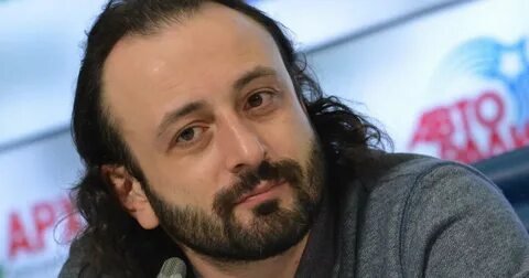 Фото: Невеста Эрнст, рокер Меньшиков и преображение Собчак: звезды зажгли в ЗАГСе! 👰‍♀️🎸✨ - Фото 6