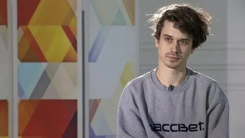 Фото: 🤯  Ярослав Могильников рассказал о первом поцелуе: "Я на тот момент встречался с девушкой!" - Фото 5