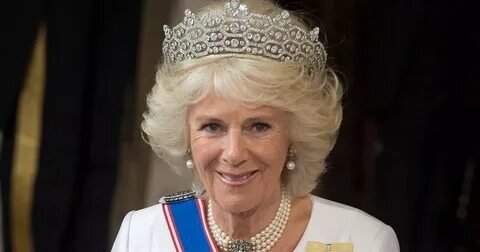Фото: Кейт Миддлтон – королева стиля и памяти! 👑 Серьги Елизаветы II и платье Дианы покорили всех! - Фото 12