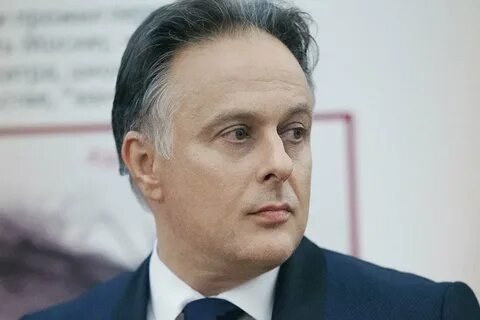 Фото: 🤯 Меньшиков в колье из «Титаника» и похудевшая Тарханова на премьере в театре Пушкина! 😱 - Фото 24