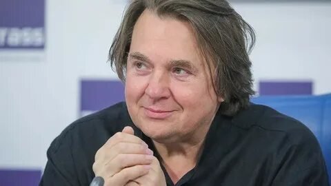 Фото: Невеста Эрнст, рокер Меньшиков и преображение Собчак: звезды зажгли в ЗАГСе! 👰‍♀️🎸✨ - Фото 7